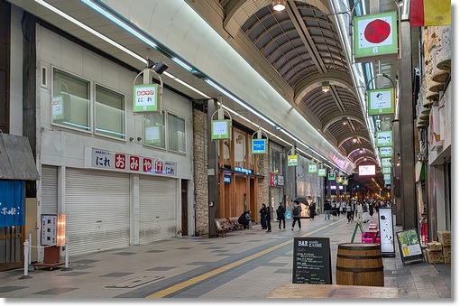 �΂̒��E���̑�