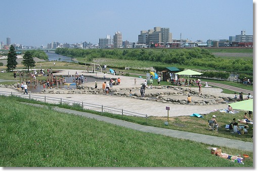 �L����Βn�E�H�[�^�[�K�[�f��